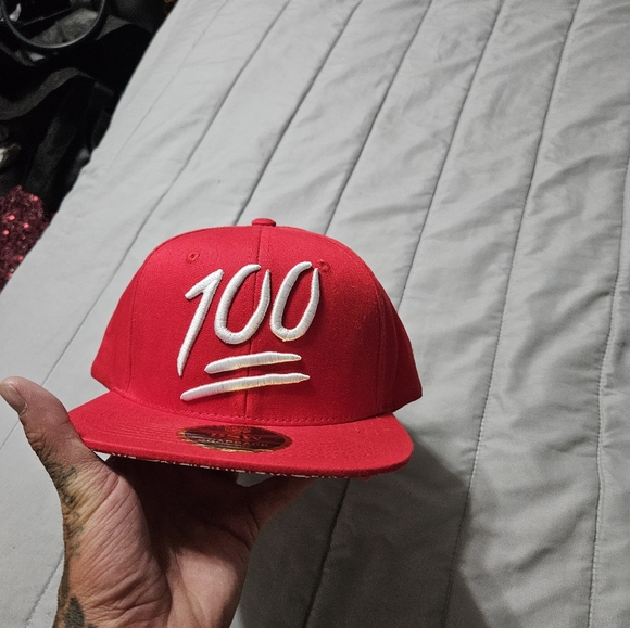 Red 💯 kevin gates hat - Picture 4 of 4